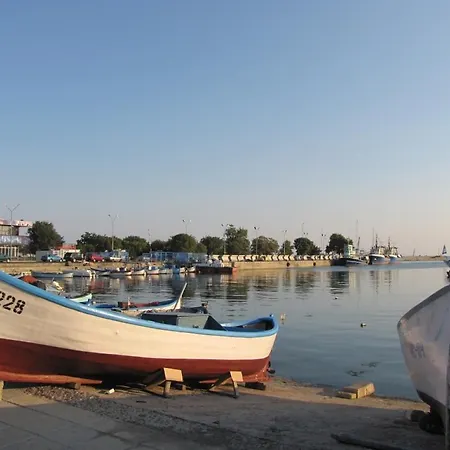 Rakovski 13 *